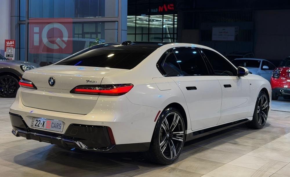 بی ئێم دەبڵیو سیریەس 7